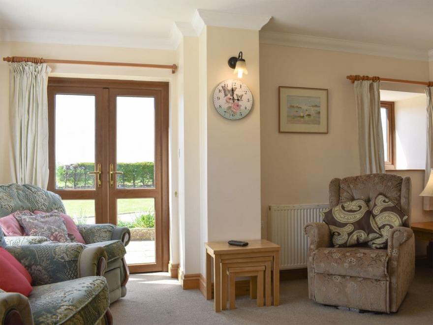 Rose Cottage-UK11689