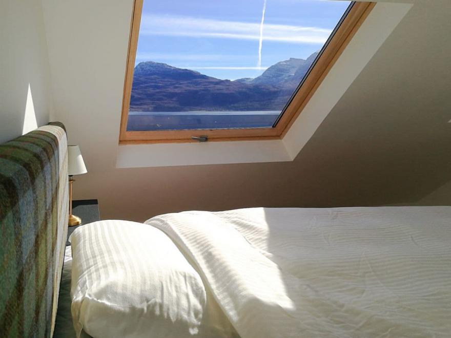 Lochside Cottage - UK11711