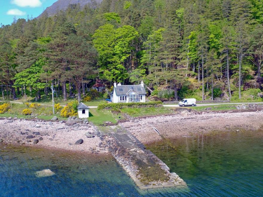 Lochside Cottage - UK11711