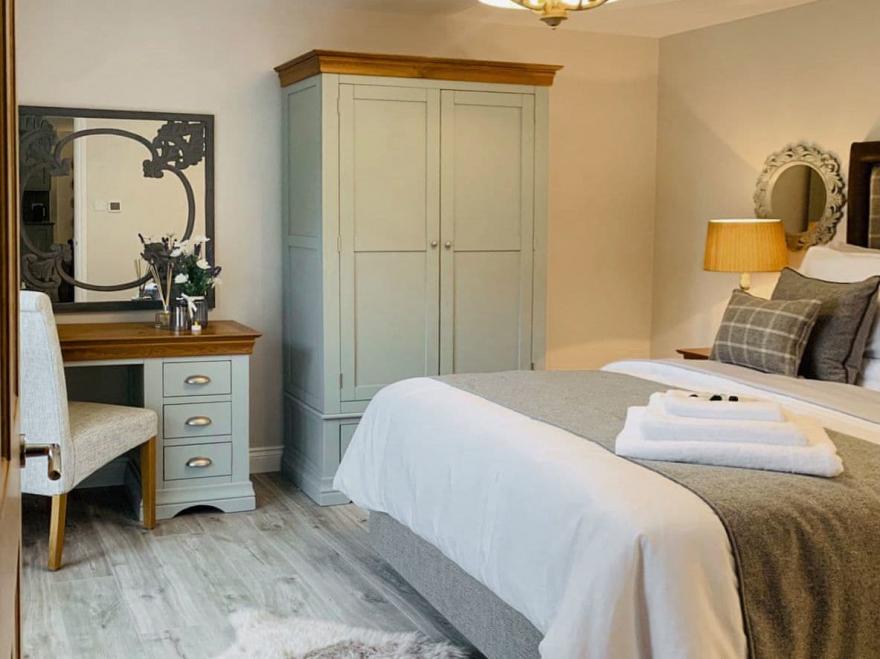 White-le-Head Cottage 1