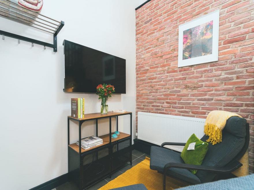 Apartment 3 - UK11733