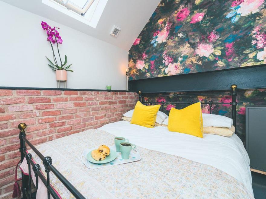 Apartment 3 - UK11733