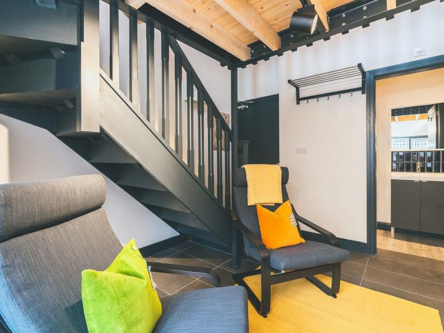 Apartment 2 - UK11732