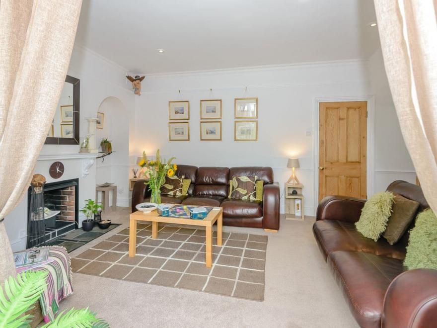 Number 1 Admiralty Cottages