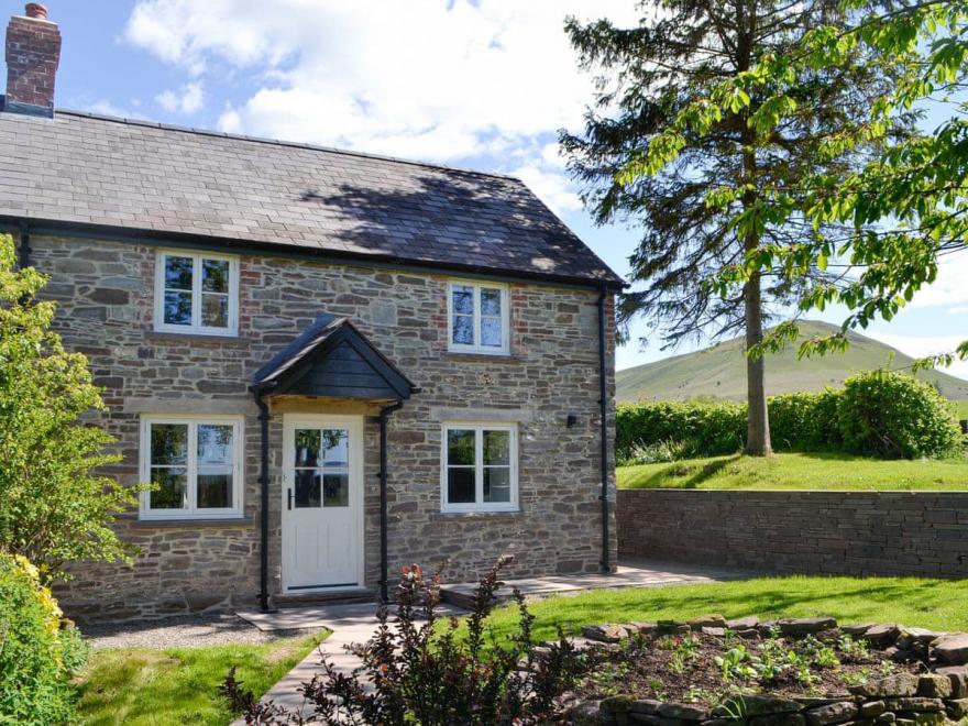 Pentwyn Cottage - UK11829