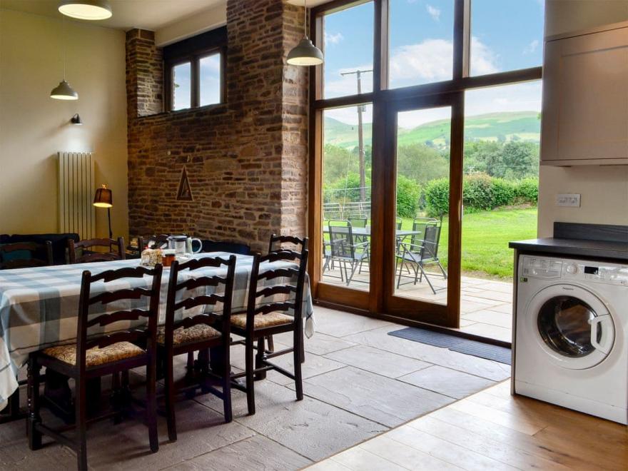 Pentwyn Barn - UK11830