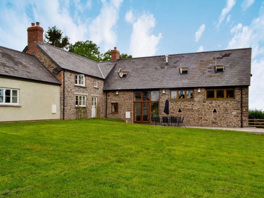 Pentwyn Barn - UK11830