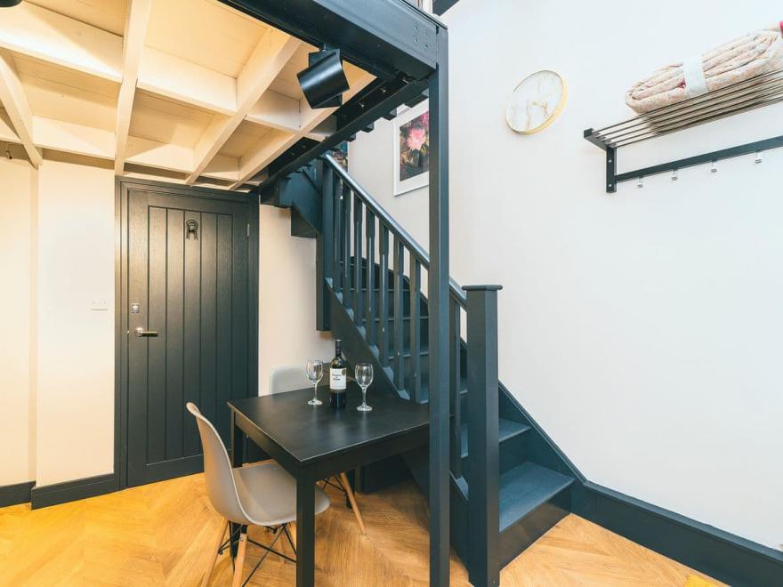 Apartment 4 - UK11858