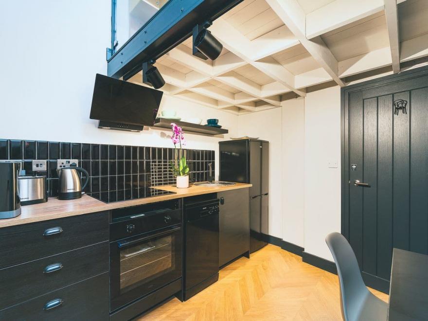 Apartment 4 - UK11858