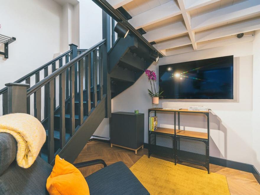 Apartment 5 - UK11859