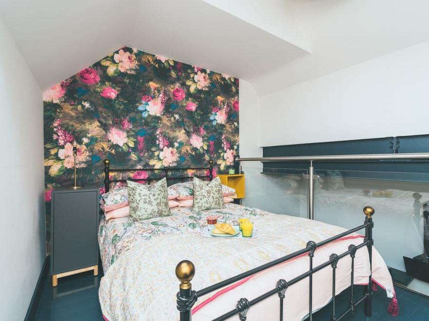 Apartment 5 - UK11859