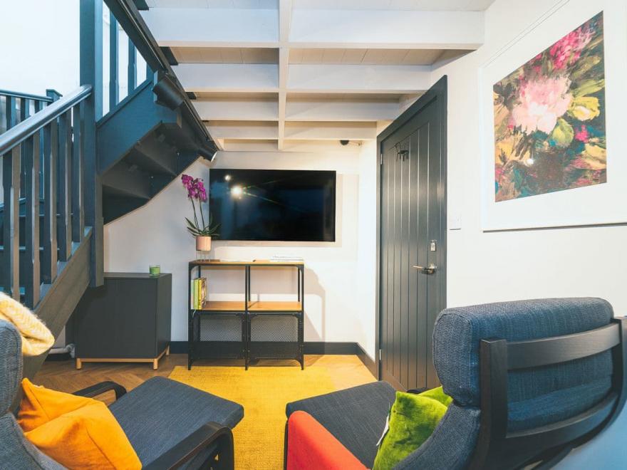 Apartment 5 - UK11859