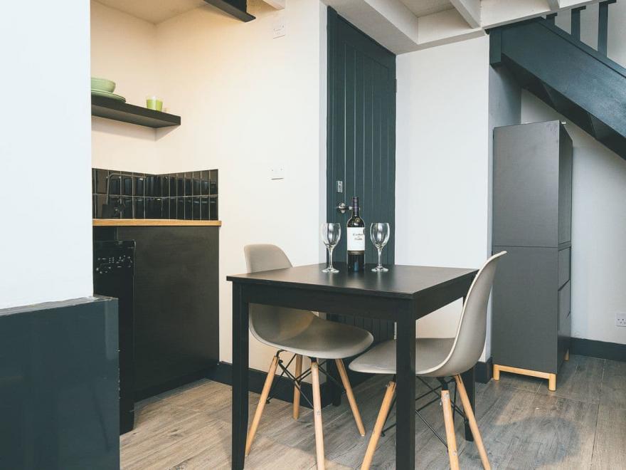 Apartment 6 - UK11860