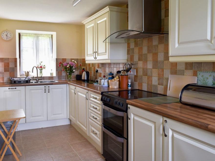 Well Farm Cottage - UK11879