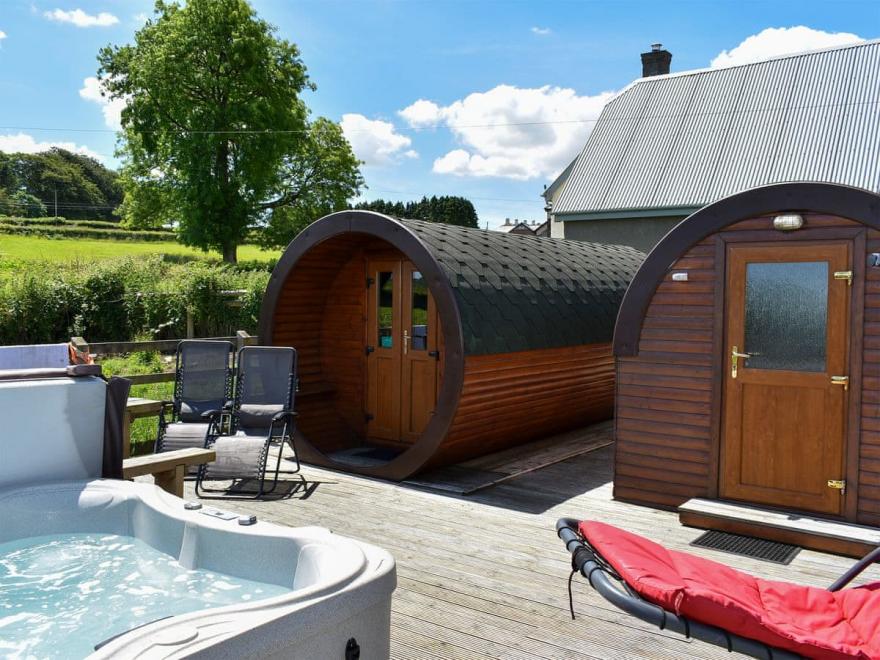 Rivendell Glamping Pod - UK11881