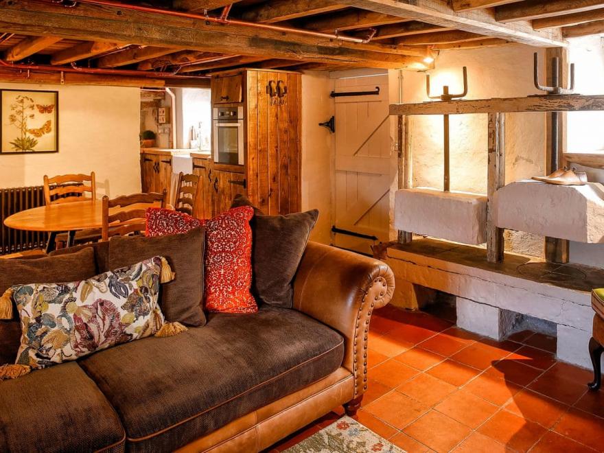 The Cheese House - UK11886