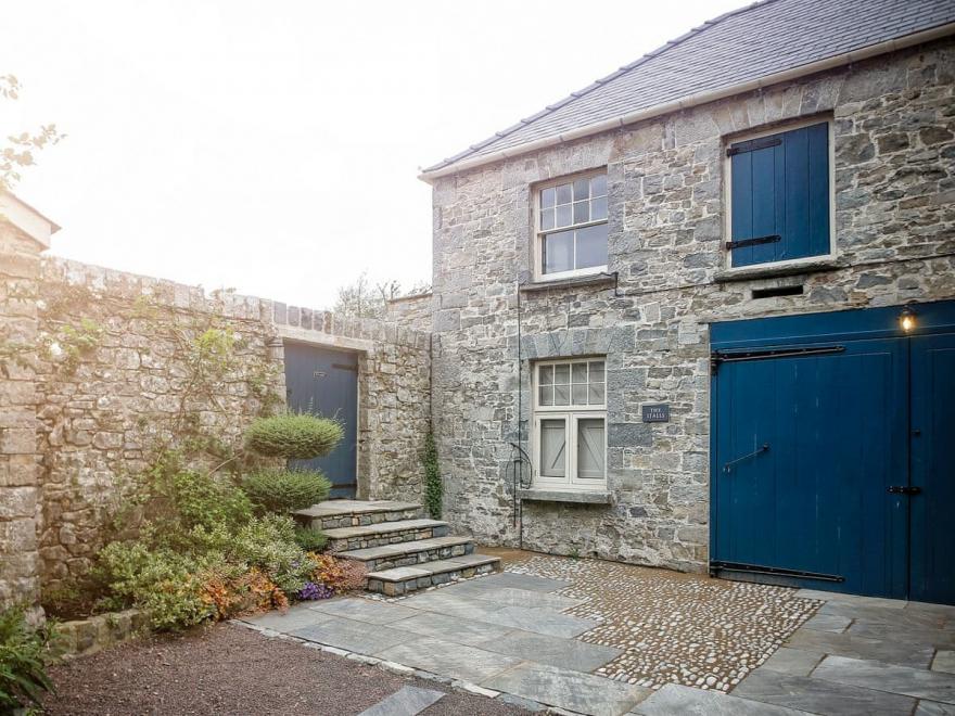 The Stalls - UK11889