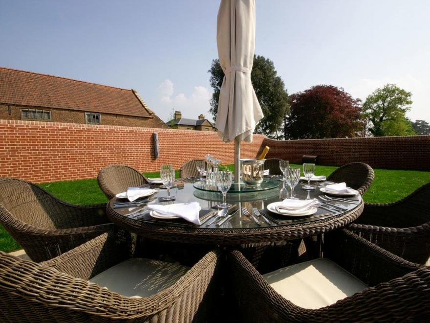 Brazenhall Lodge-UK11899