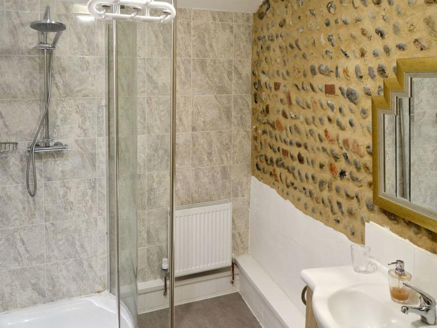 Courtyard Barn - UK11927