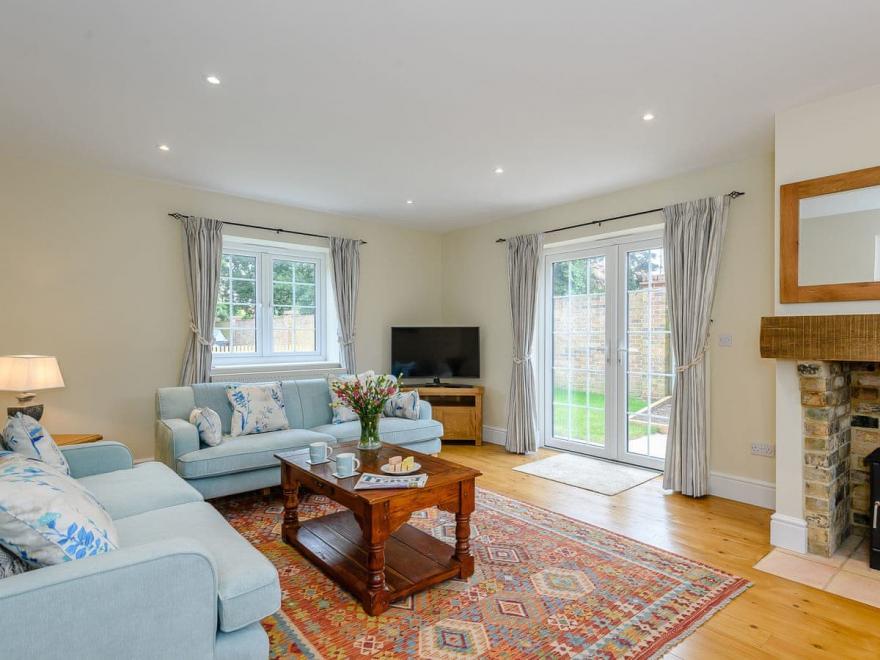 Sea Lavender Cottage-UK11930