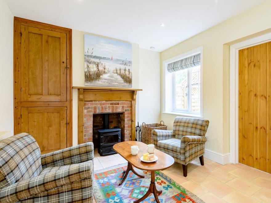 Sea Holly Cottage-UK11931