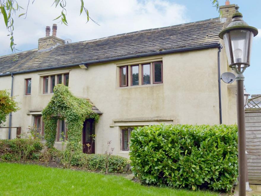 Wisteria Cottage - UK11933