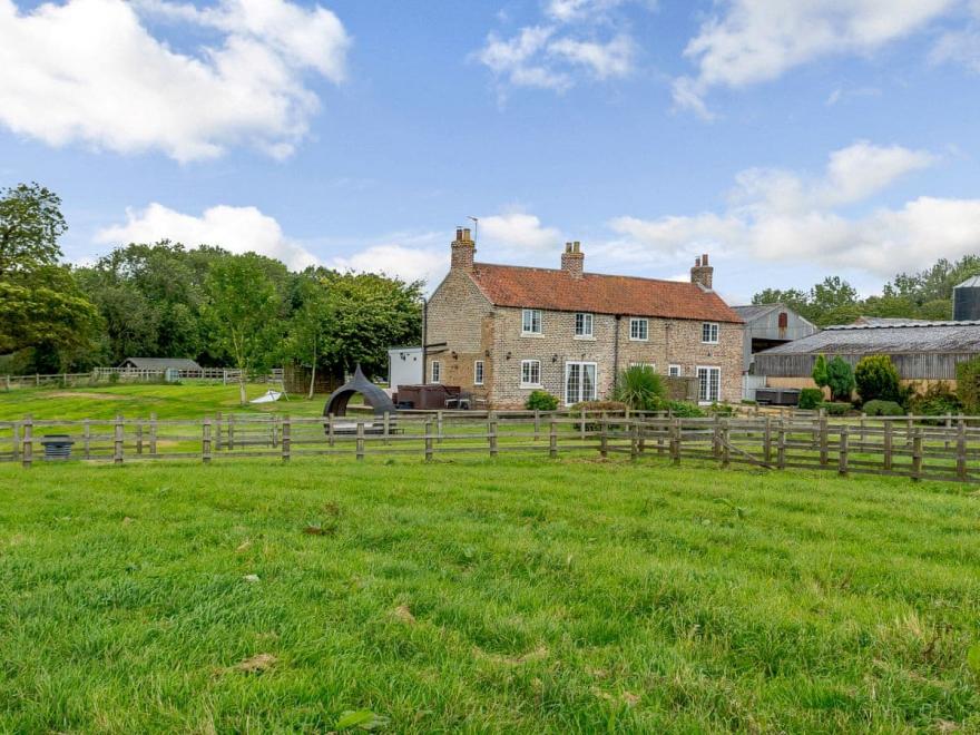 Gunby Hall Cottage 1-UK11988