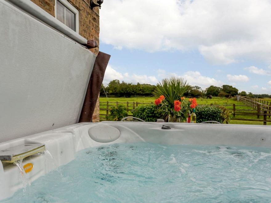 Gunby Hall Cottage 2-UK11989