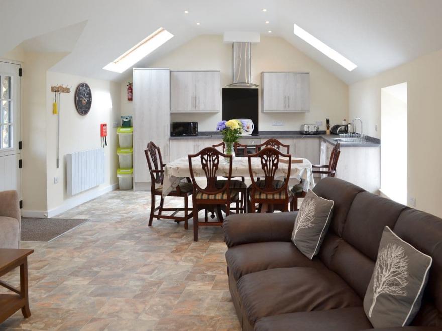 Scrumpy Barn - UK12014