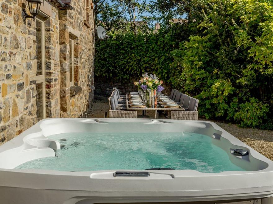 Tissington Ford Barn