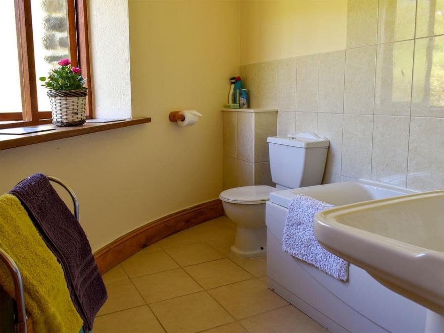 Round House - UK12083