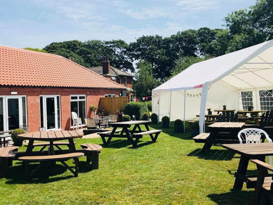 Chestnut Cottage - UK12065