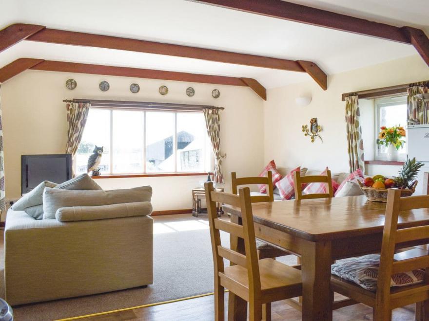 The Owl's Roost - UK12087