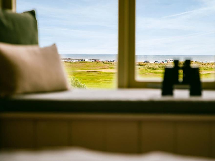 Marine House Cottage - UK12122