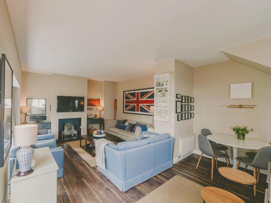 Marine House Cottage - UK12122