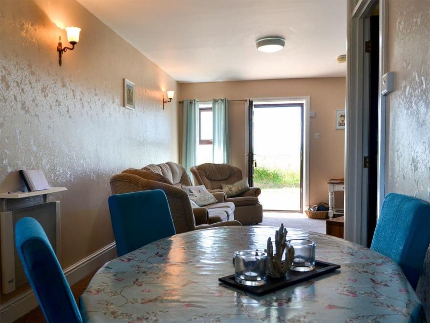 Seaview Cottage - UK12176