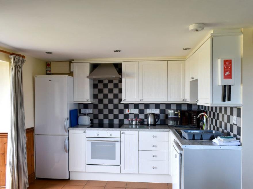 Squirrels Hollow - UK12211