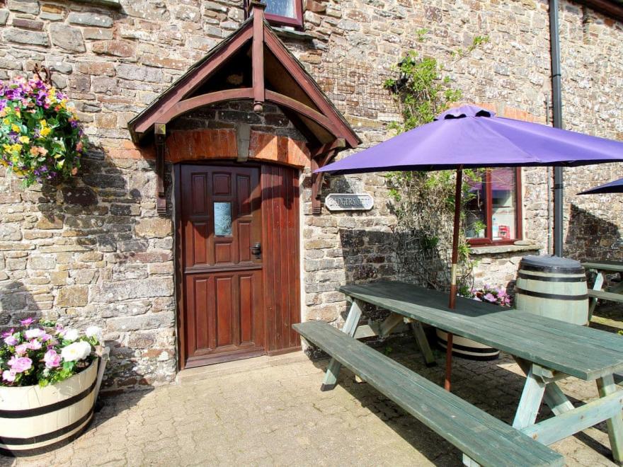 Badgers Sett - UK12214