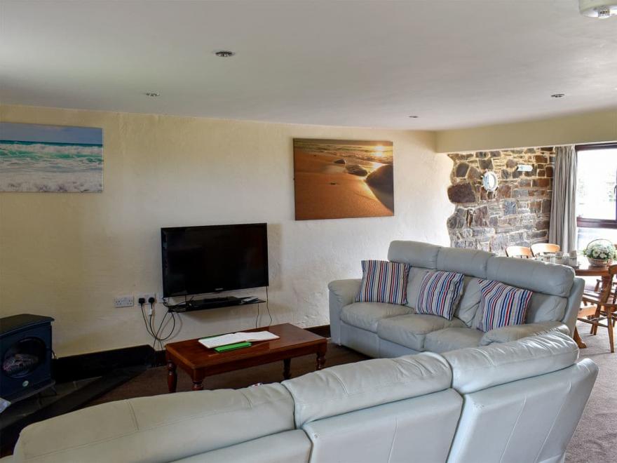 Toad Hall - UK 12217