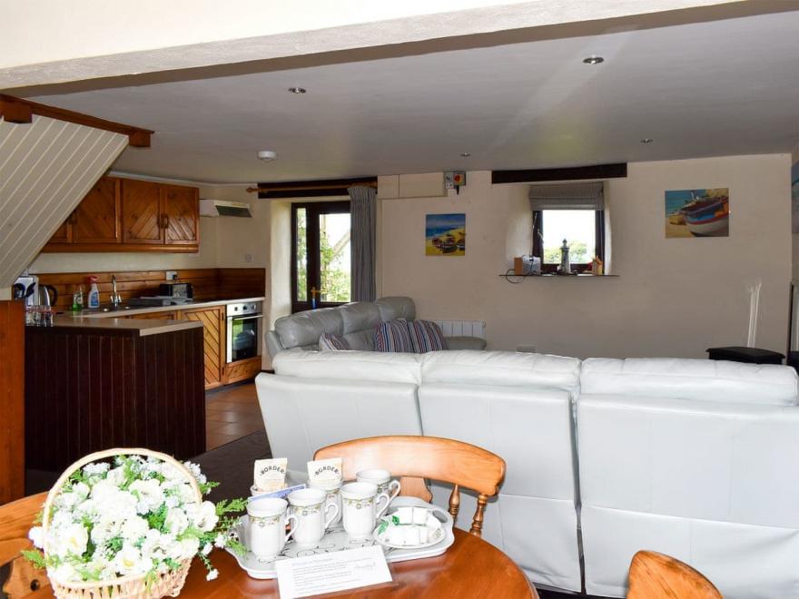 Toad Hall - UK 12217