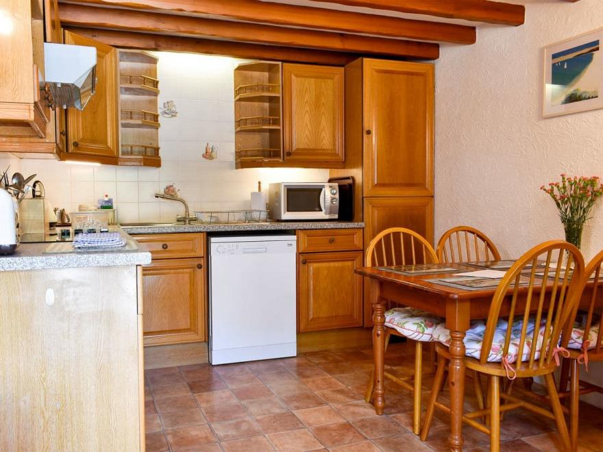 Golden Meadows - UK12272