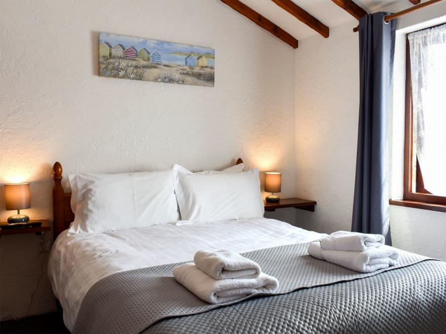 Golden Meadows - UK12272