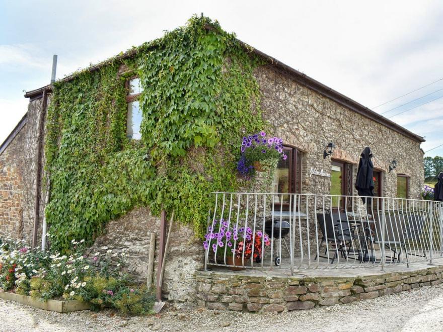 Golden Meadows - UK12272