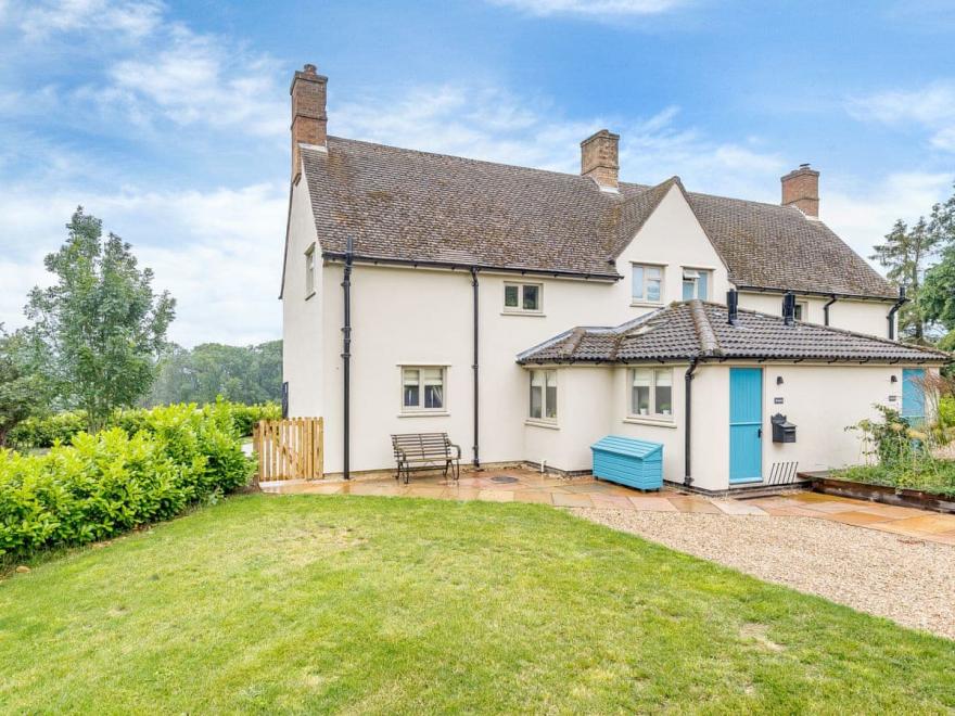 Shepherds Cottage - UK12386