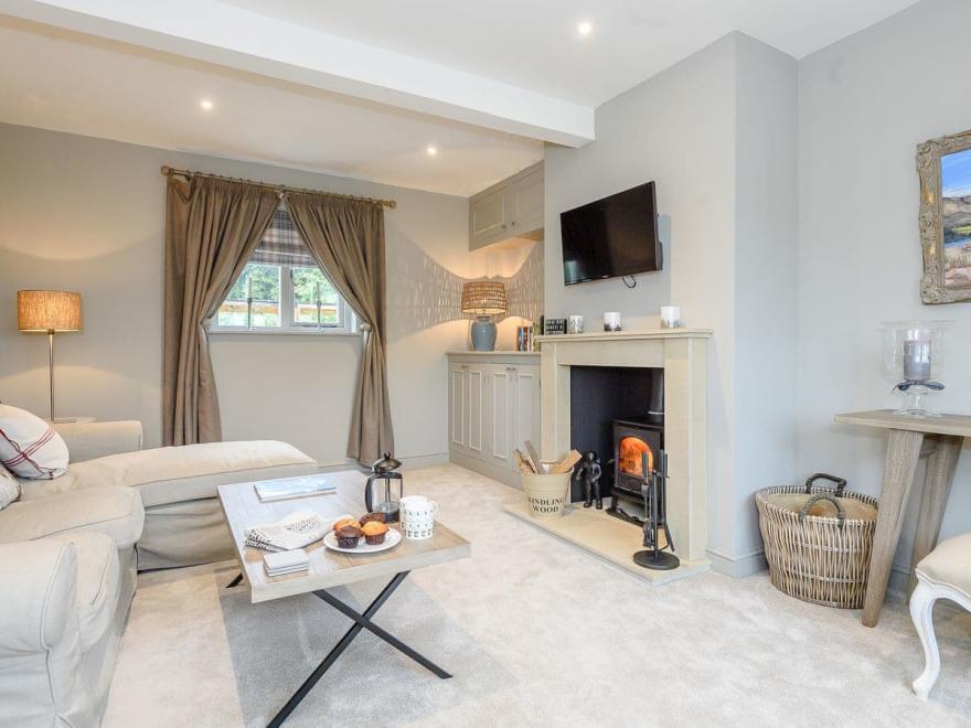 Shepherds Cottage - UK12386