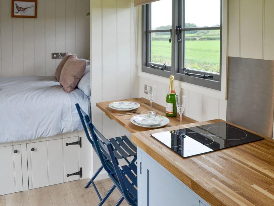 Pheasant's Roost UK12388