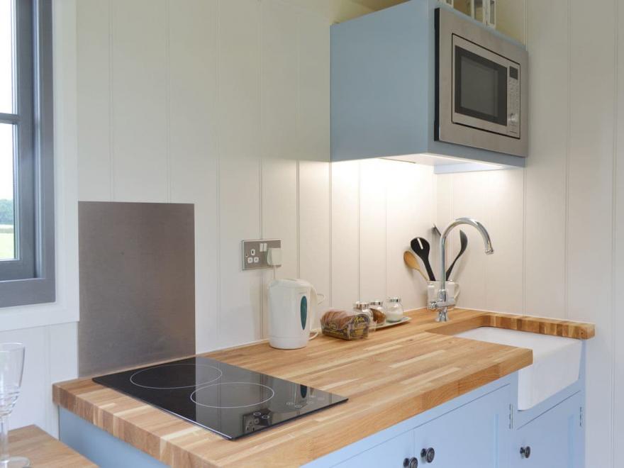 Pheasant's Roost UK12388