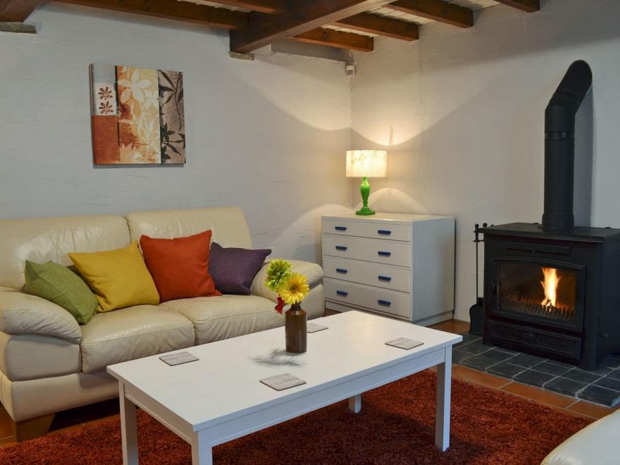 Courtyard Cottage At Dam Hall Barn