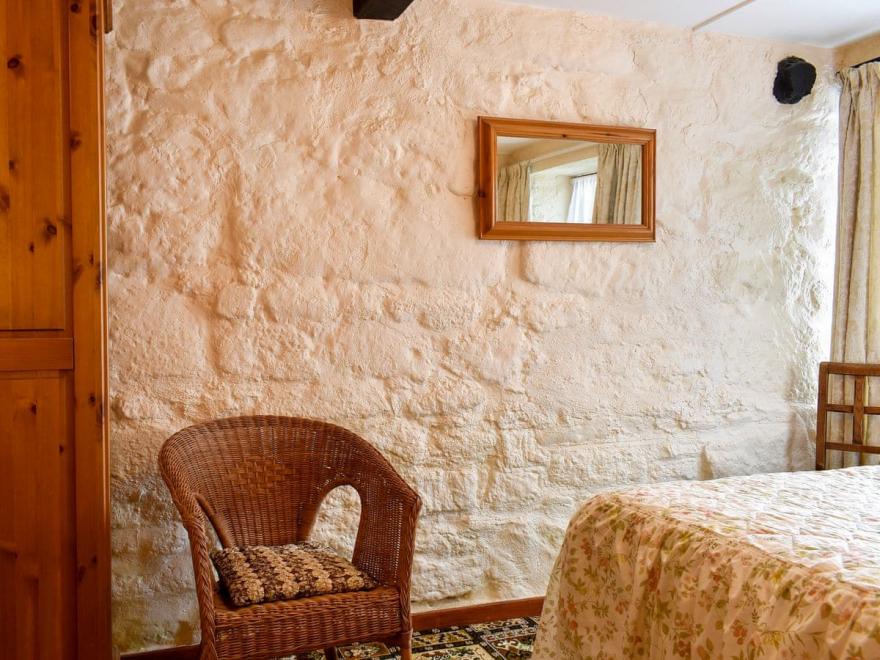 Lower Hameldown-UK12424