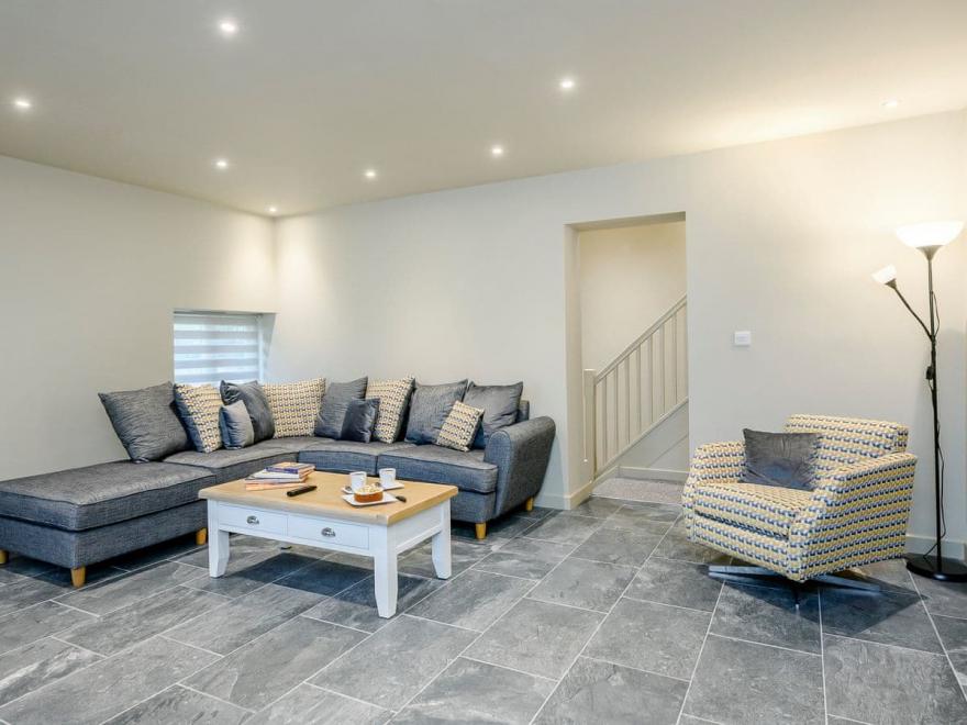 Peasenhall Farnhouse-UK12450